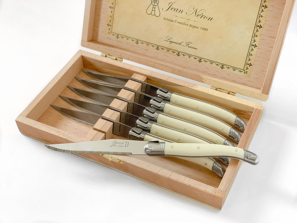 5 Steak Knives In A Wood Chest (Set of 6)